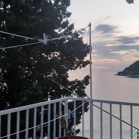 Villa Dijana beach house *